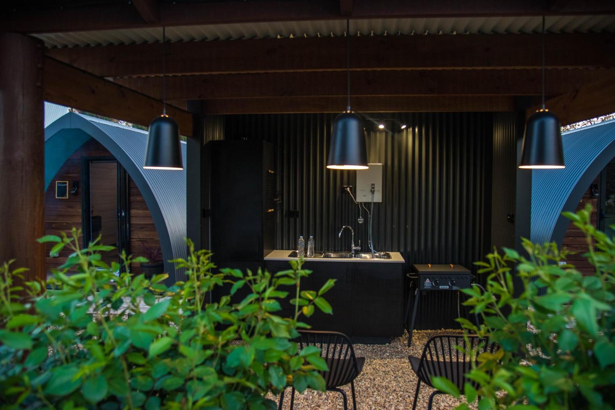 Jen'S Garden Pods Bed & Breakfast Griffith Dış mekan fotoğraf