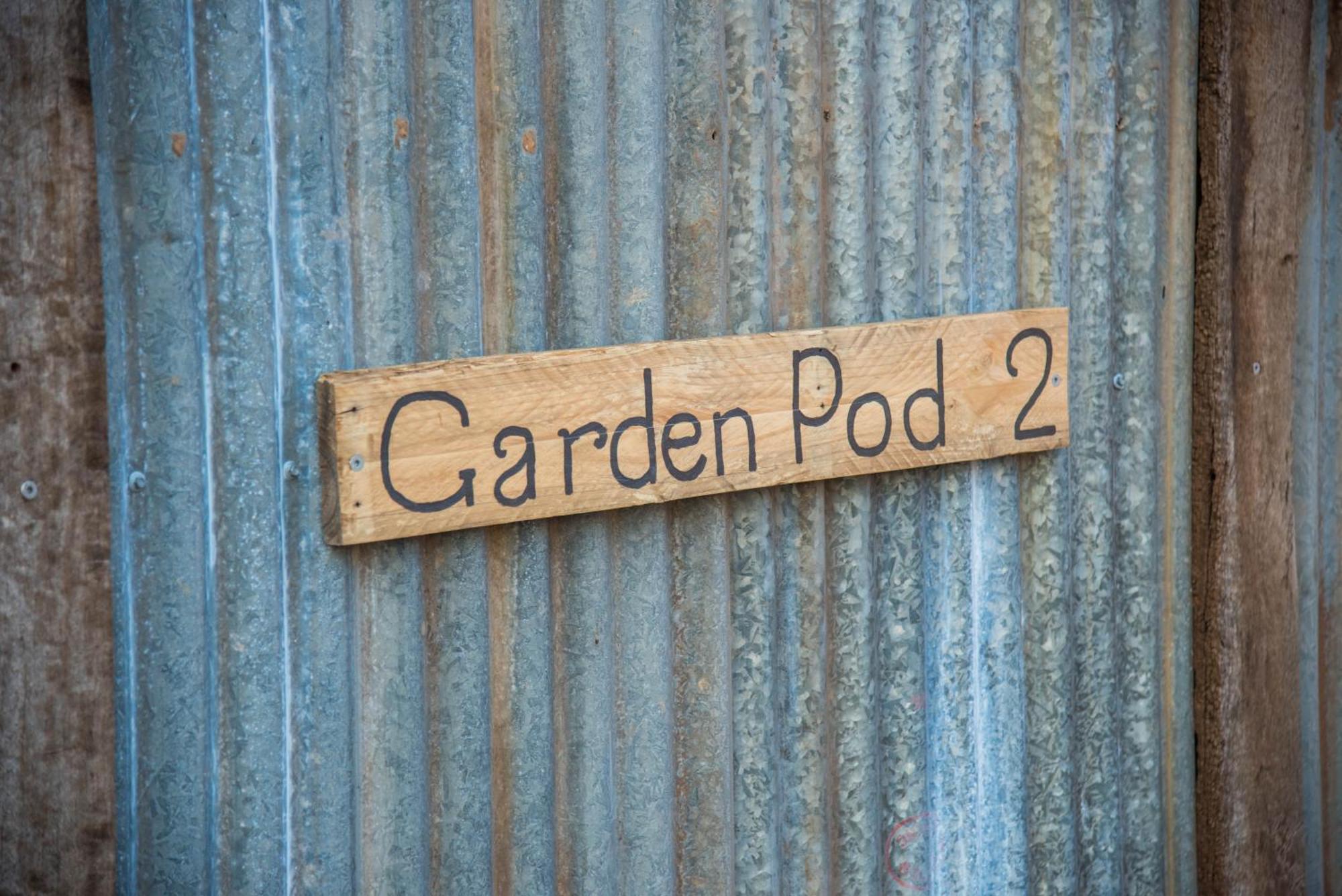 Jen'S Garden Pods Bed & Breakfast Griffith Dış mekan fotoğraf